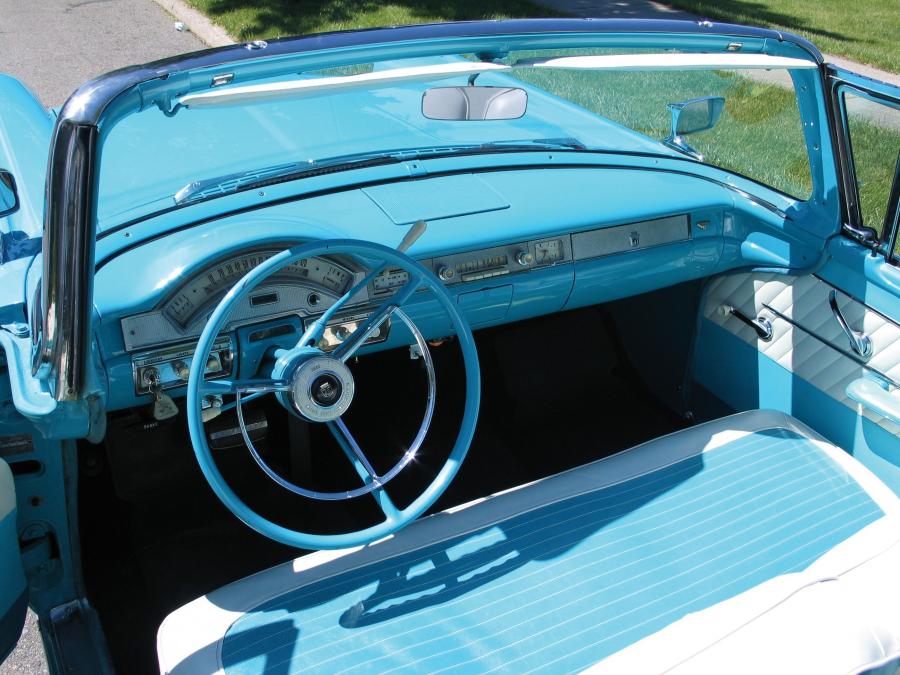  Ford Fairlane 500 Sunliner Convertible 1958 года  (фото 3 из 5)